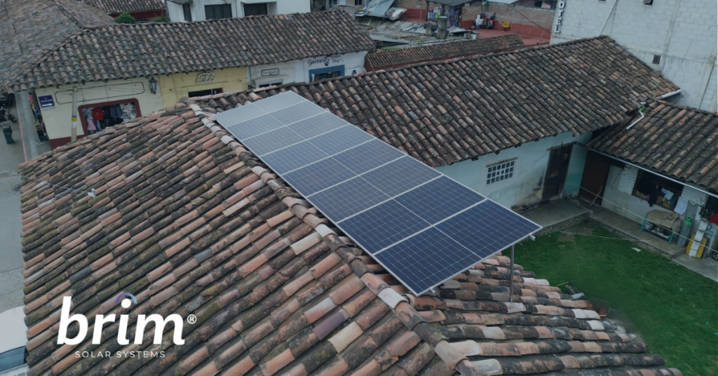 paneles solares sobre teja en zacatlán de las mazanas puebla