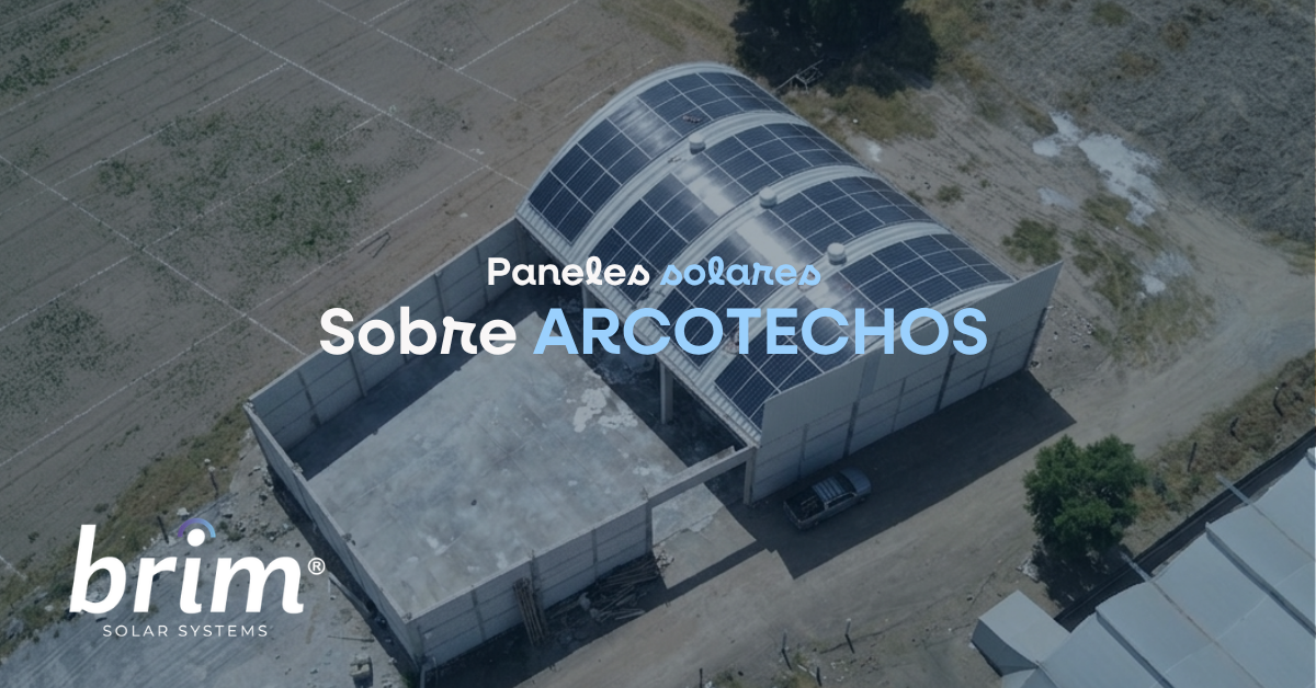 paneles solares sobre arcotecho